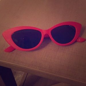 Cat eye sunglasses